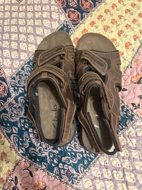 Clarks Unstructured Men’s Brown Leather Adjustable Strap Sandals Size 11